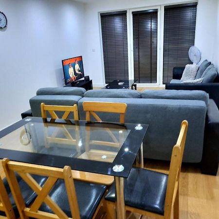 Max'Em Lexington Luxury Apartment Slough Ngoại thất bức ảnh