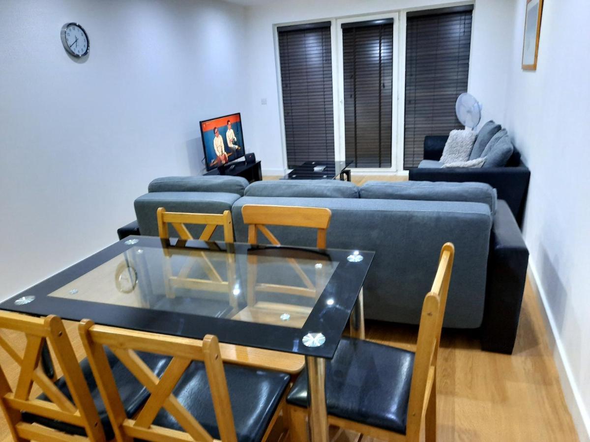 Max'Em Lexington Luxury Apartment Slough Ngoại thất bức ảnh